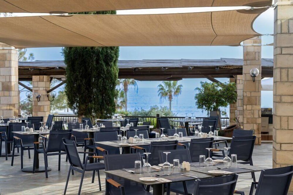 Coral Beach Hotel and Resort 79/95