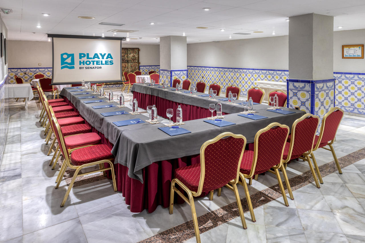 Playadulce Hotel 54/58