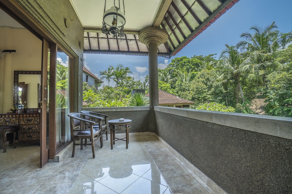 Cendana Resort Spa 12/70