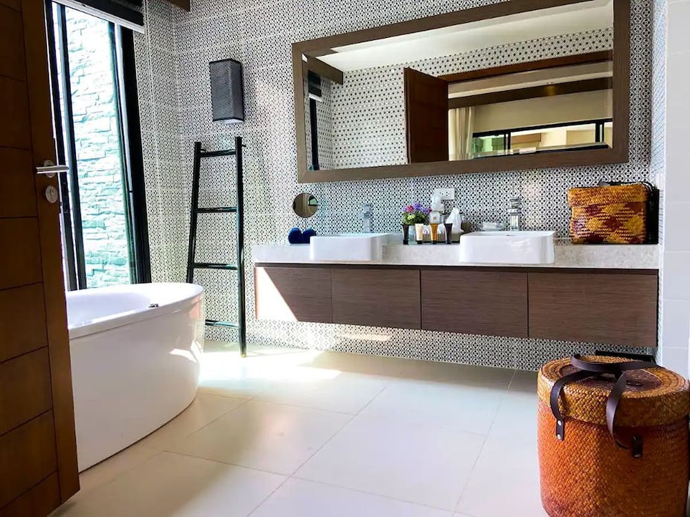 Silla Villa 48/50