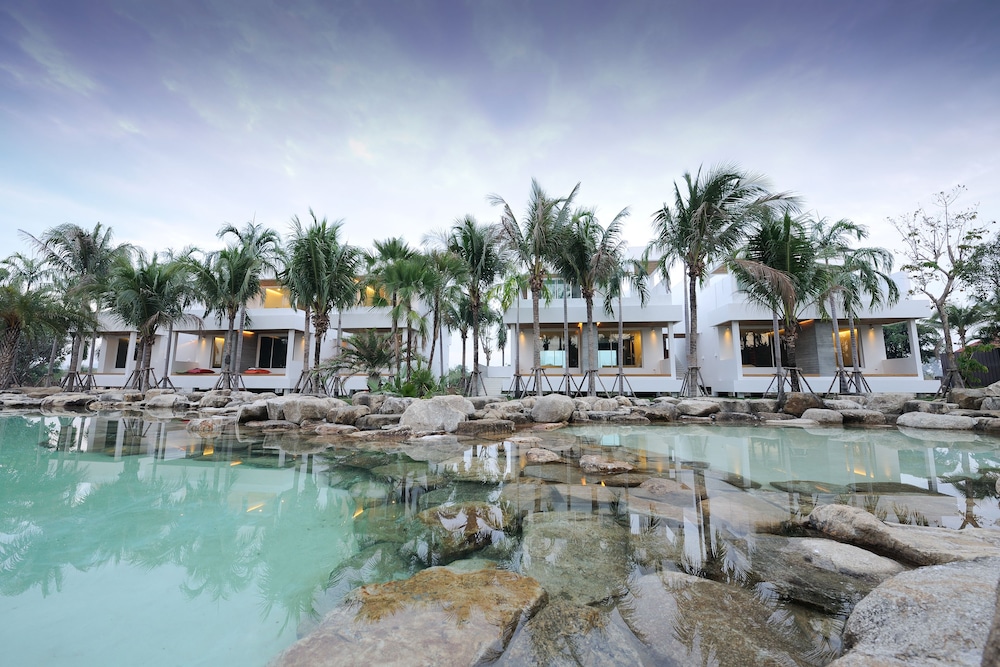 Ohana Resort And Restaurant 33/49