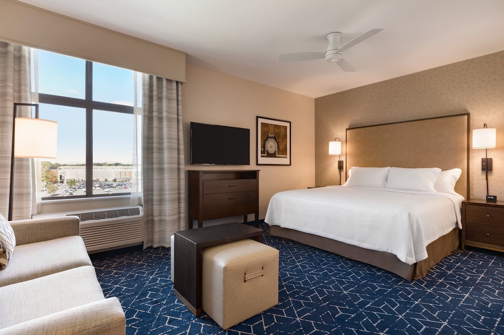 STUDIO, SUITE, KING BED