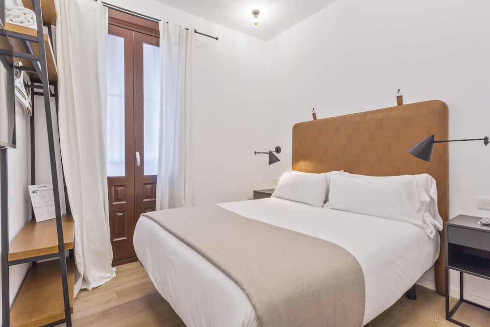 غرفة مريحة بسرير مزدوج، UMA Suites Atocha 2/7