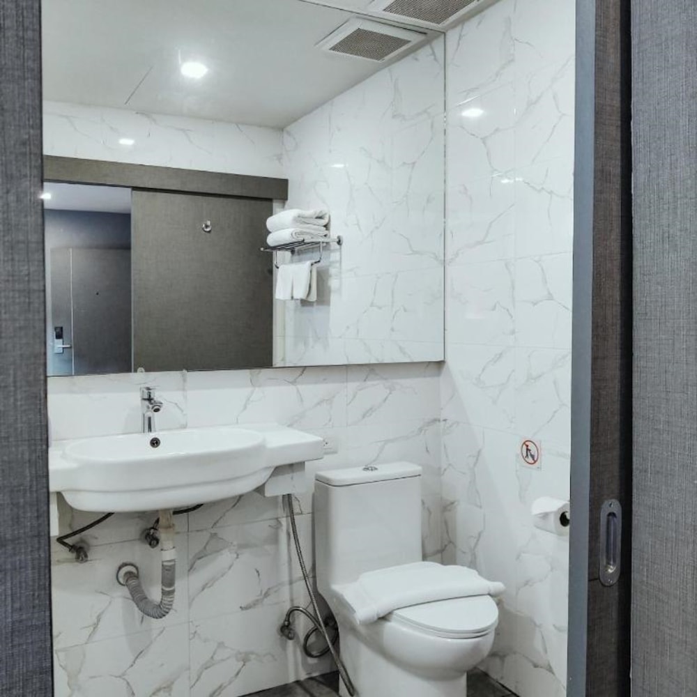 Hyde Park Hotel Bangkok 44/50