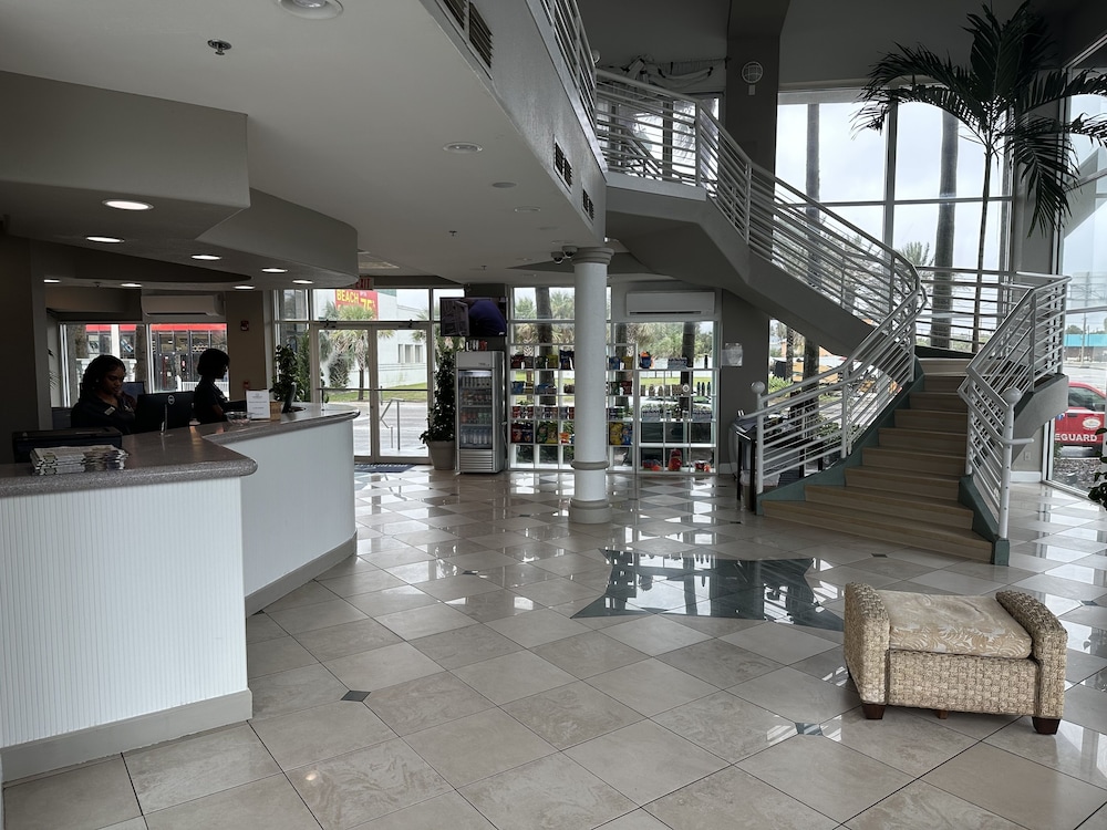 The Boardwalk Inn Suites 7/50