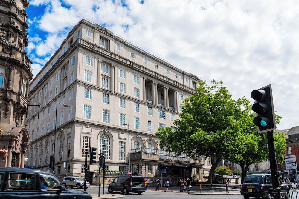 Adelphi Hotel 66/69