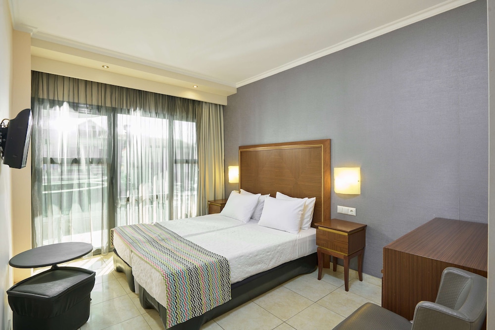 Mediterranean Resort Hotel 20/60