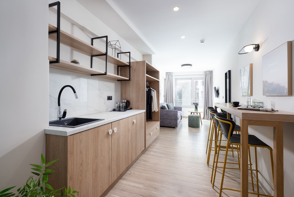 Enattica Suites 4/50