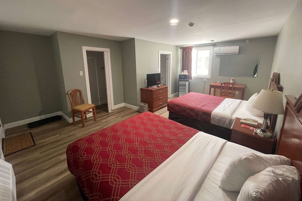 2 Bedrooms, Efficiency, Suite, 2 Queen Beds, Sofa