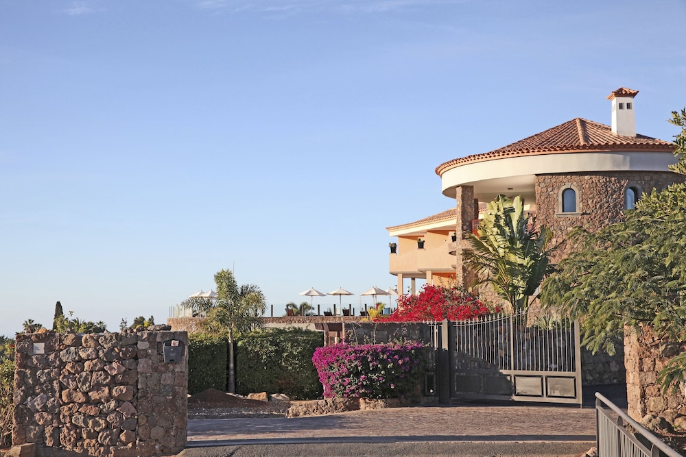 Casa Leon 3/50