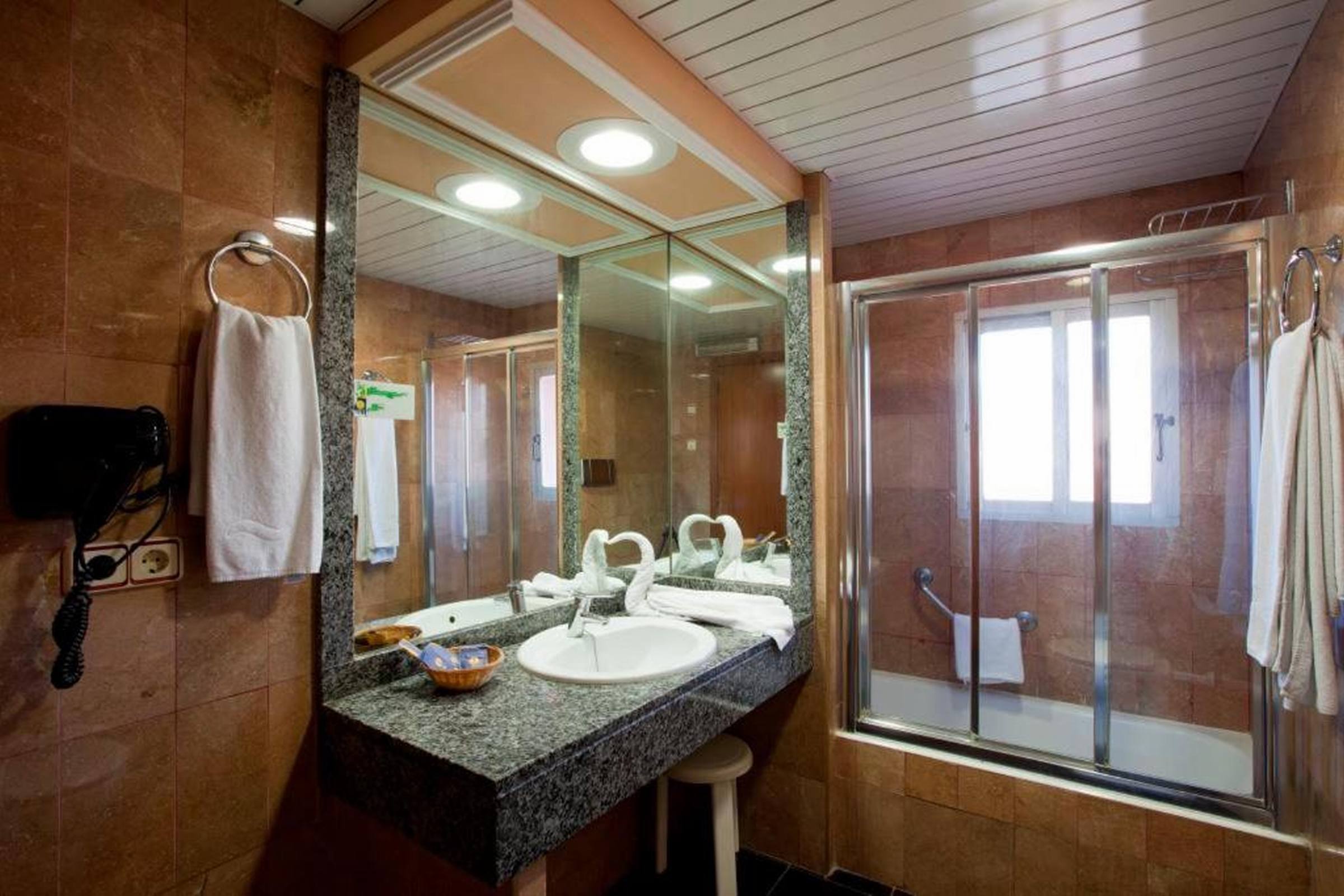 Cabana Hotel 27/27