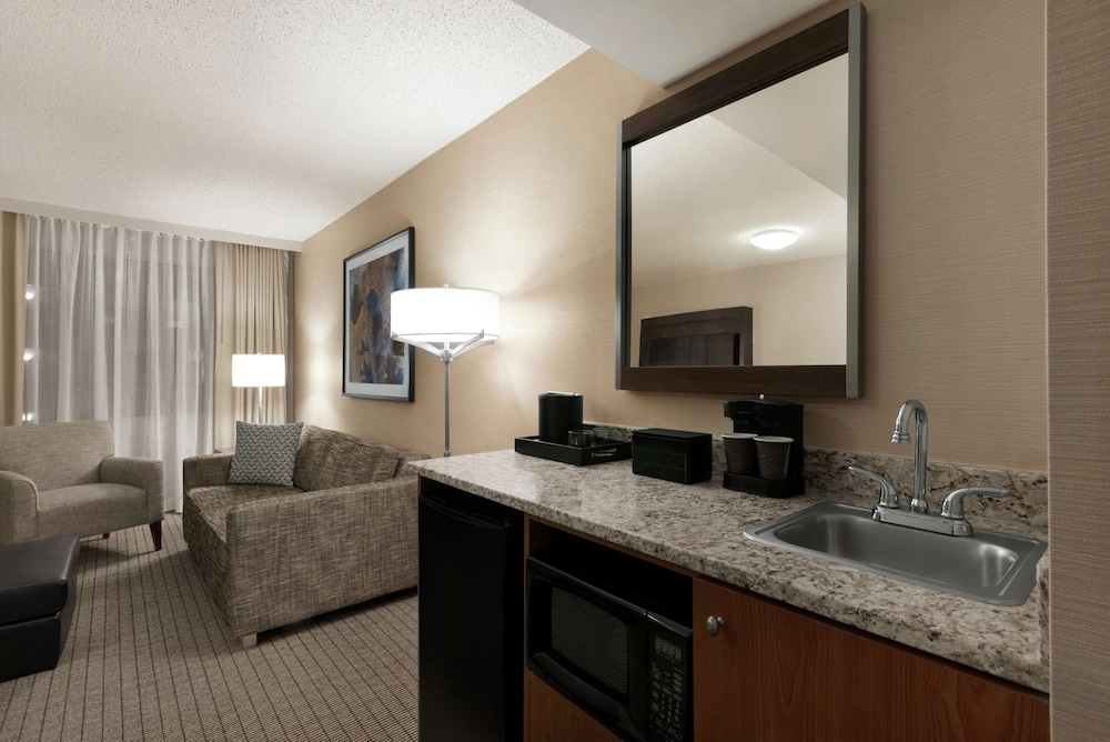 Embassy Suites By Hilton Cincinnati Rivercenter 38/53