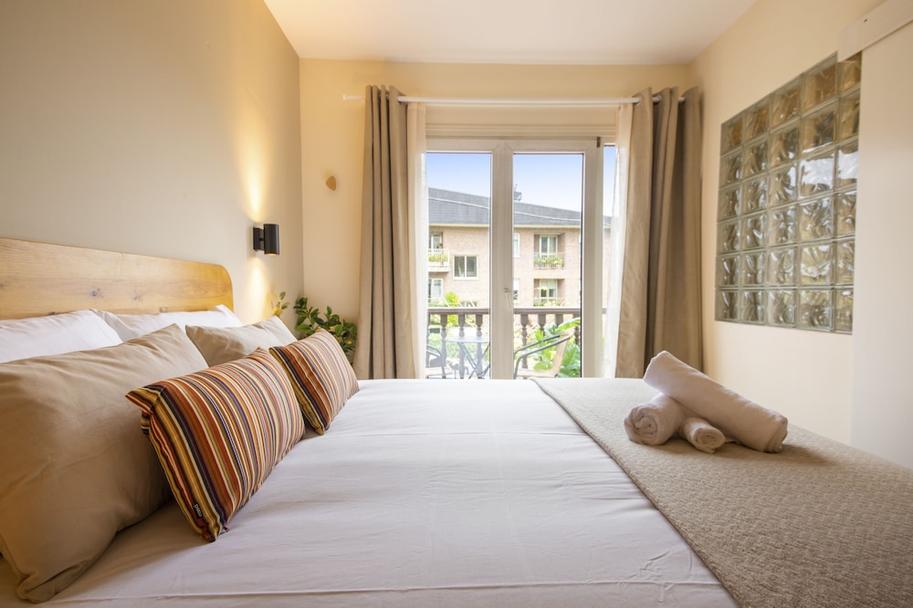 ROOM, DOUBLE BED, MOUNTAIN VIEW, BALCONY