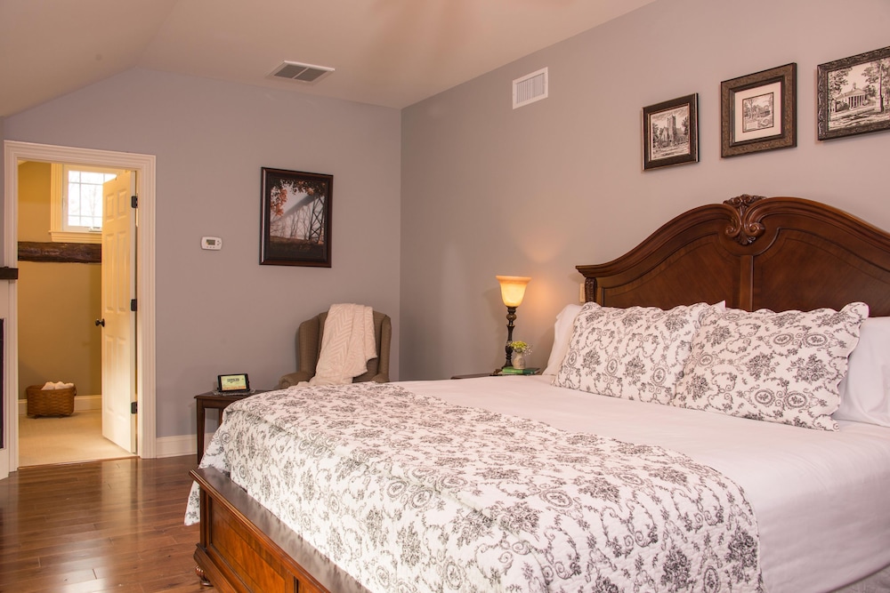 Caldwell House Bed &amp; Breakfast 8/50