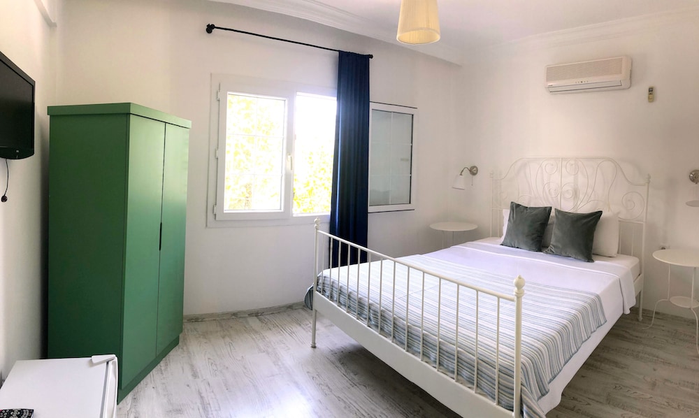 Temucin Hotel 4/34