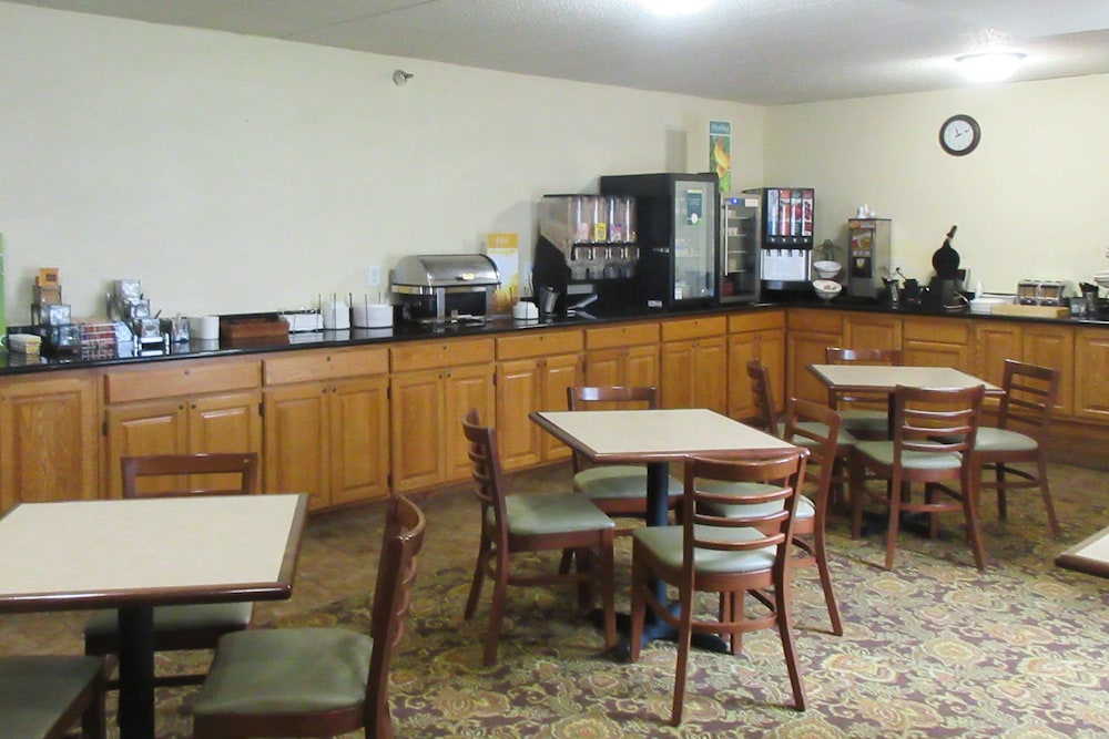 Quality Inn & Suites Alexandria MN 27/31
