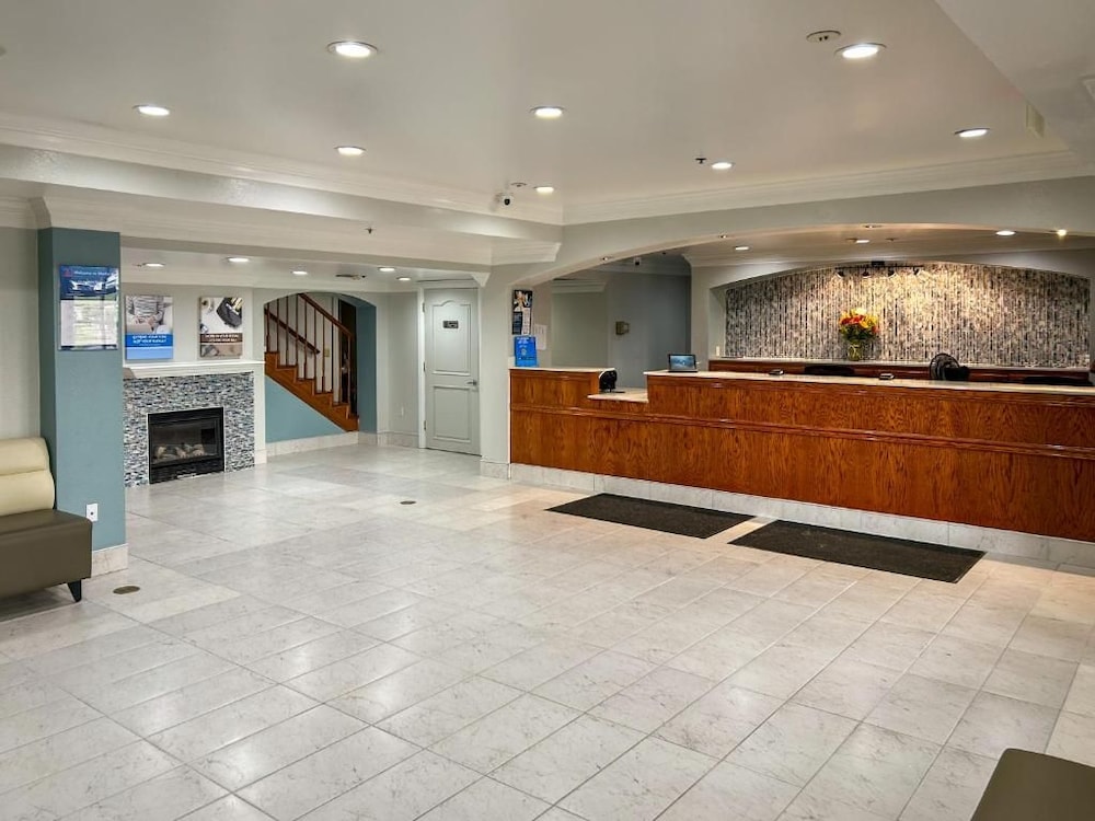 Lobby at Studio6 Ontario, CA - Convention Center Airport, ONTARIO - CA