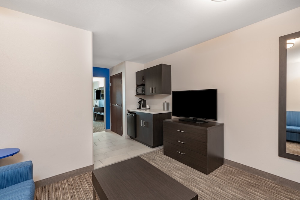Holiday Inn Express And Suites Trinidad 29/32