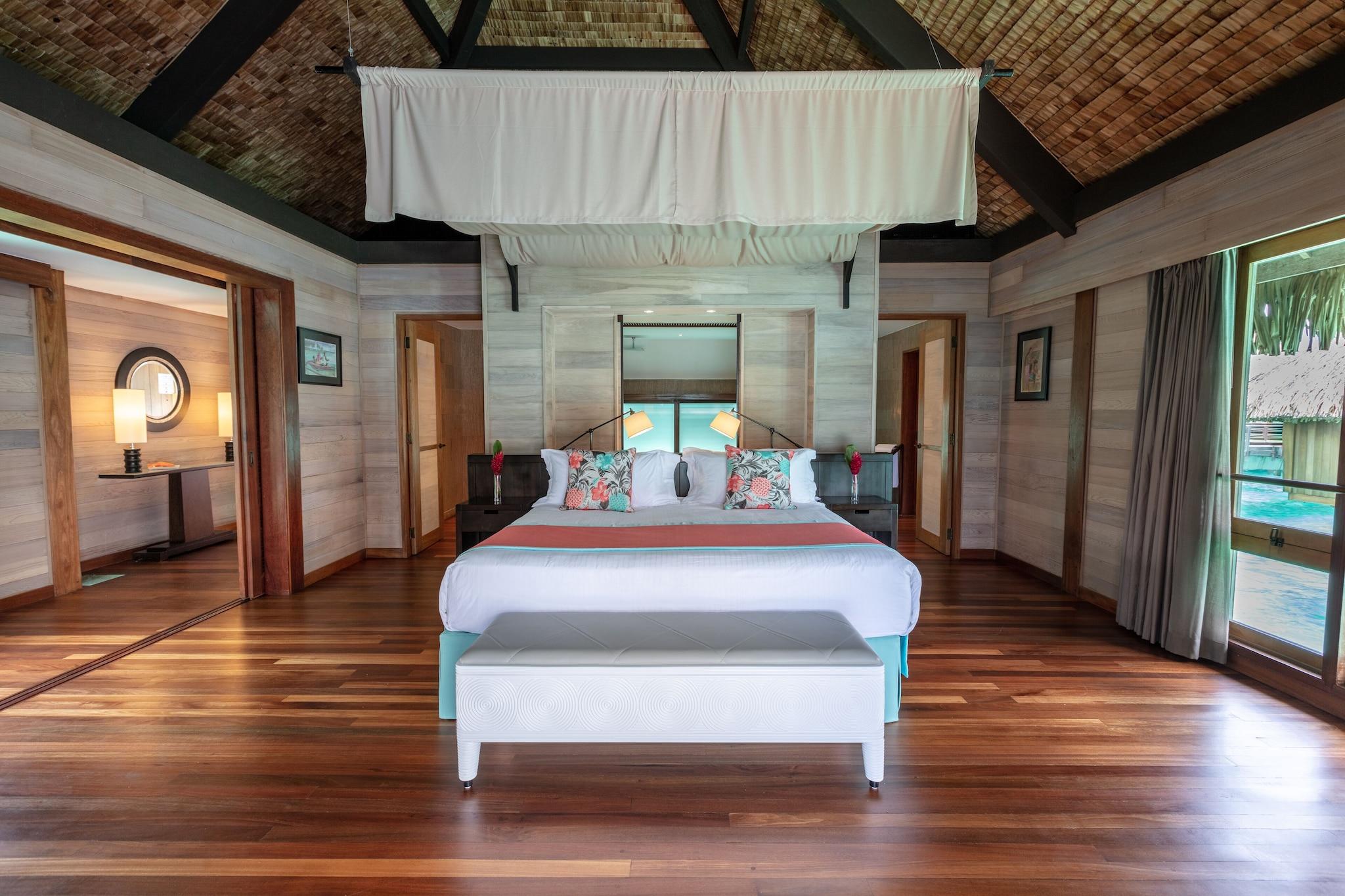 Deluxe, Villa, King Bed, The St Regis Bora Bora Resort 2/10