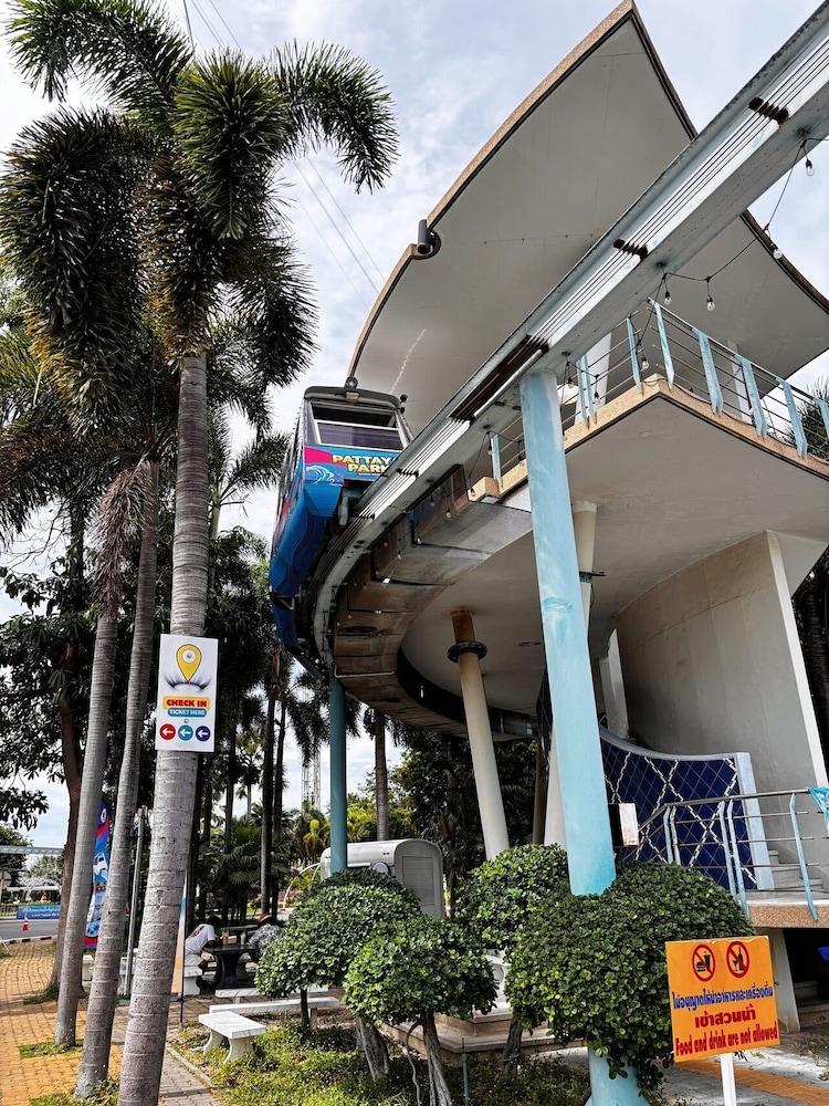 PATTAYA PARK BEACH RESORT 5/50