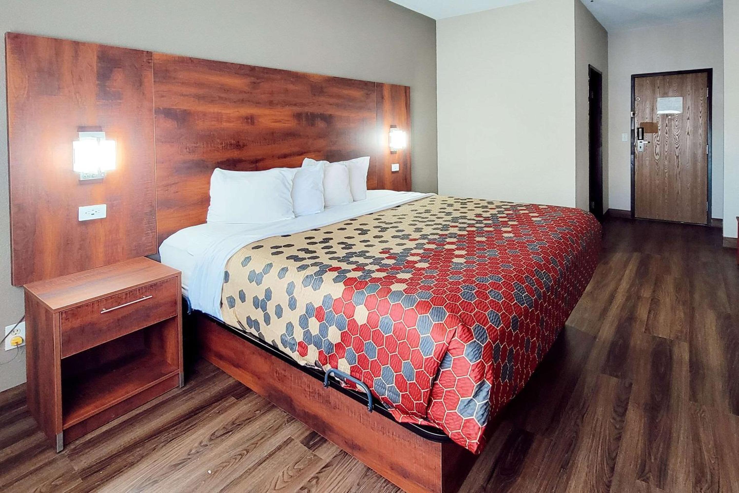 Room, King Bed, Bathtub, Accessible