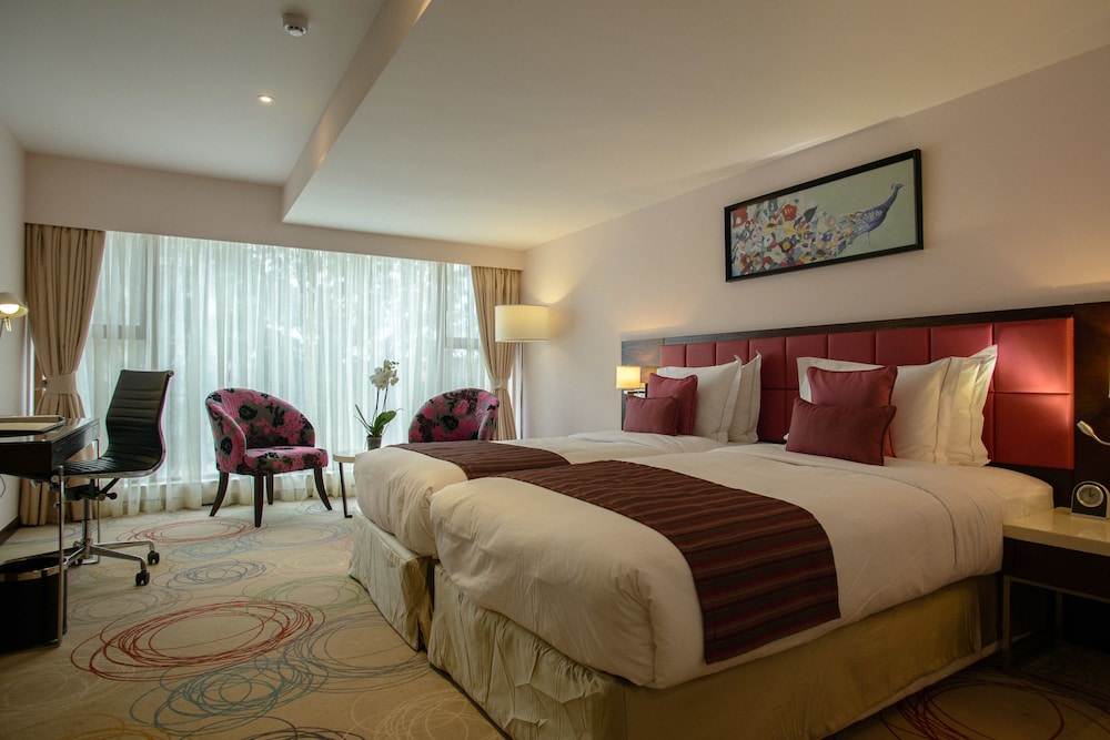 The Concord Hotel And Suites 11/36