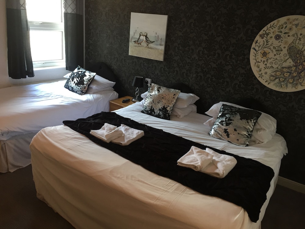 Victoria Hotel 20/40