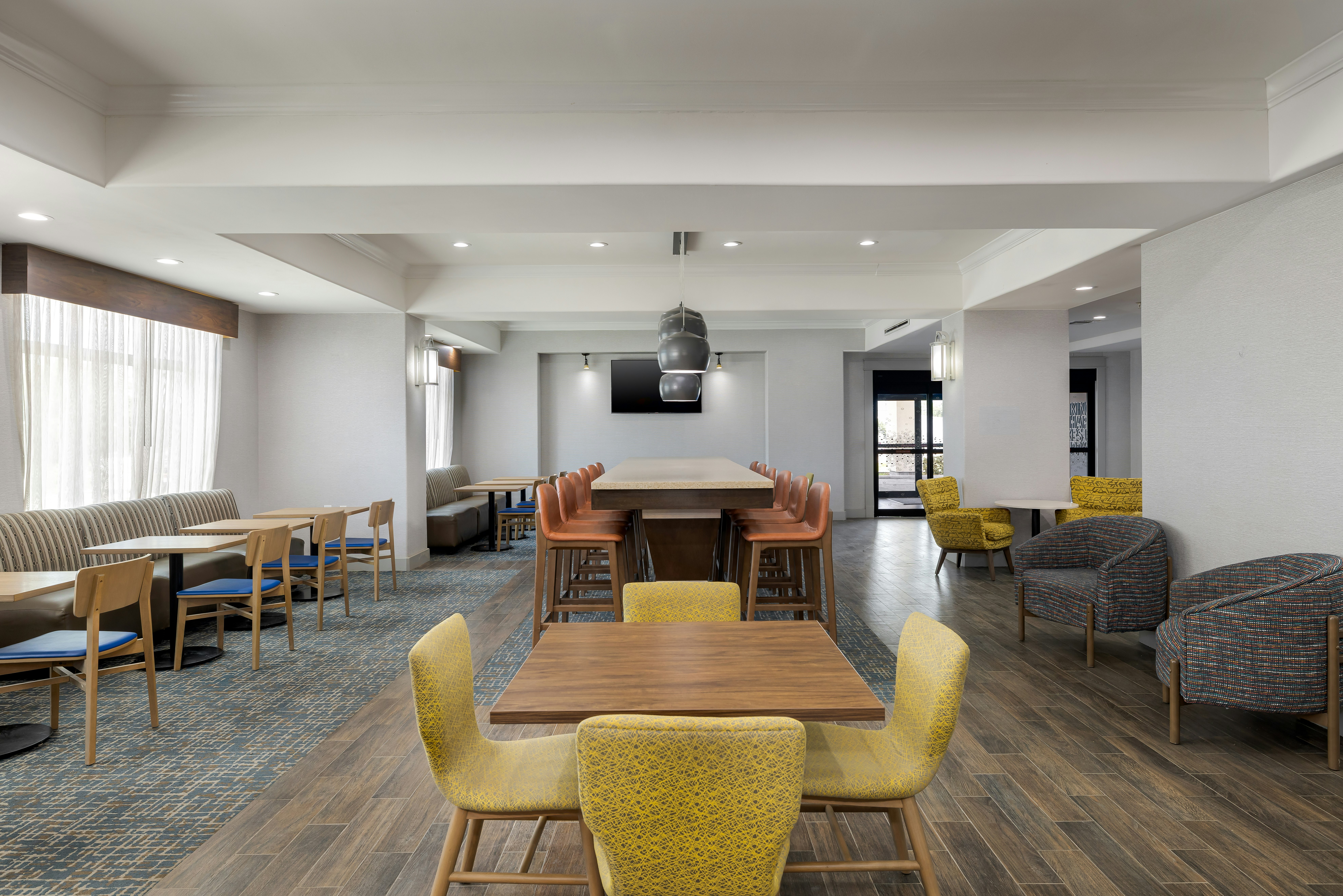 Hampton Inn Kenedy 38/57