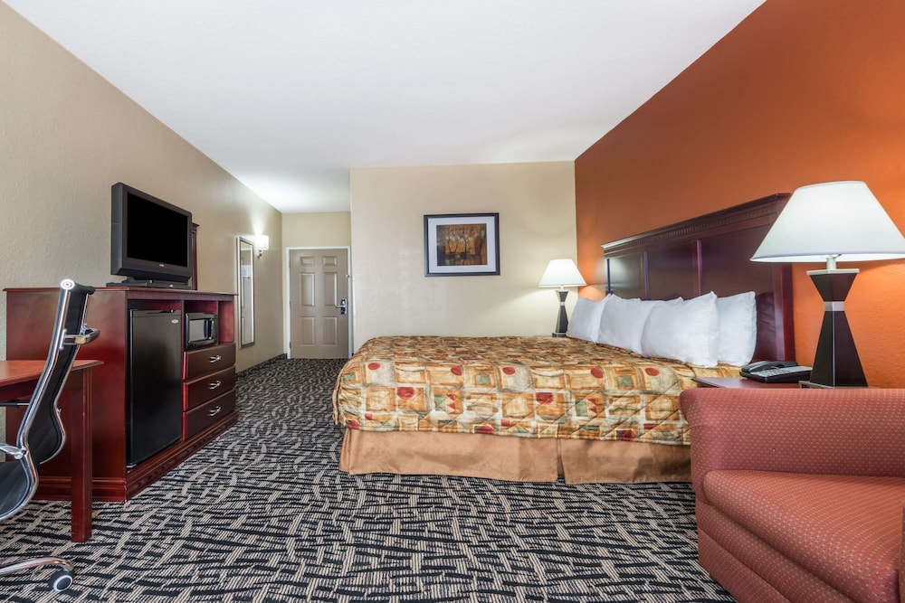 Days Inn & Suites by Wyndham Prattville-Montgomery 15/39