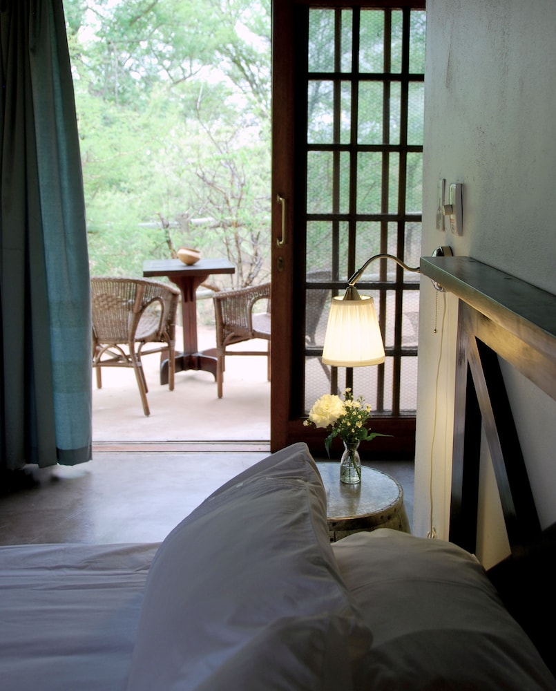 Mbizi Bush Lodge 11/50