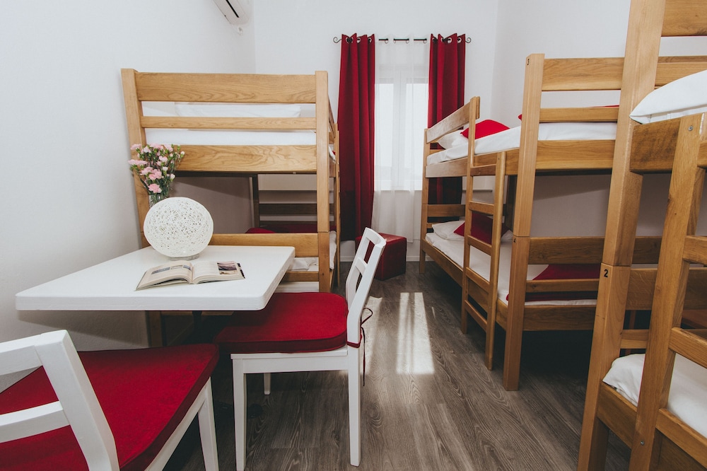 HOSTEL GLOBO 35/50