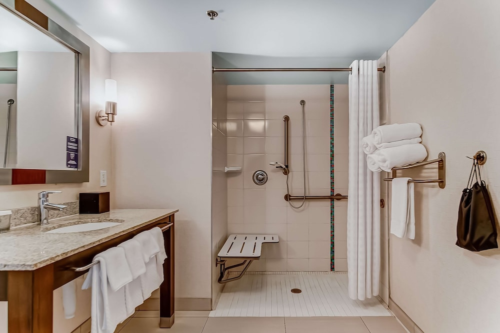 Embassy Suites Atlanta Kennesaw Town Center 20/61