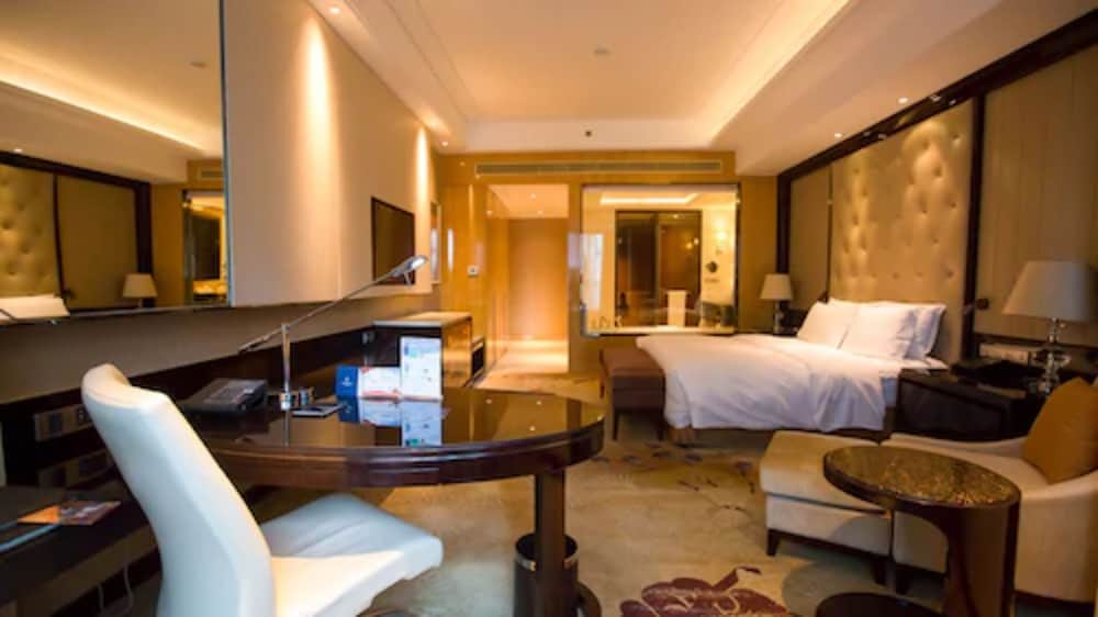 Hilton Nanjing 37/98