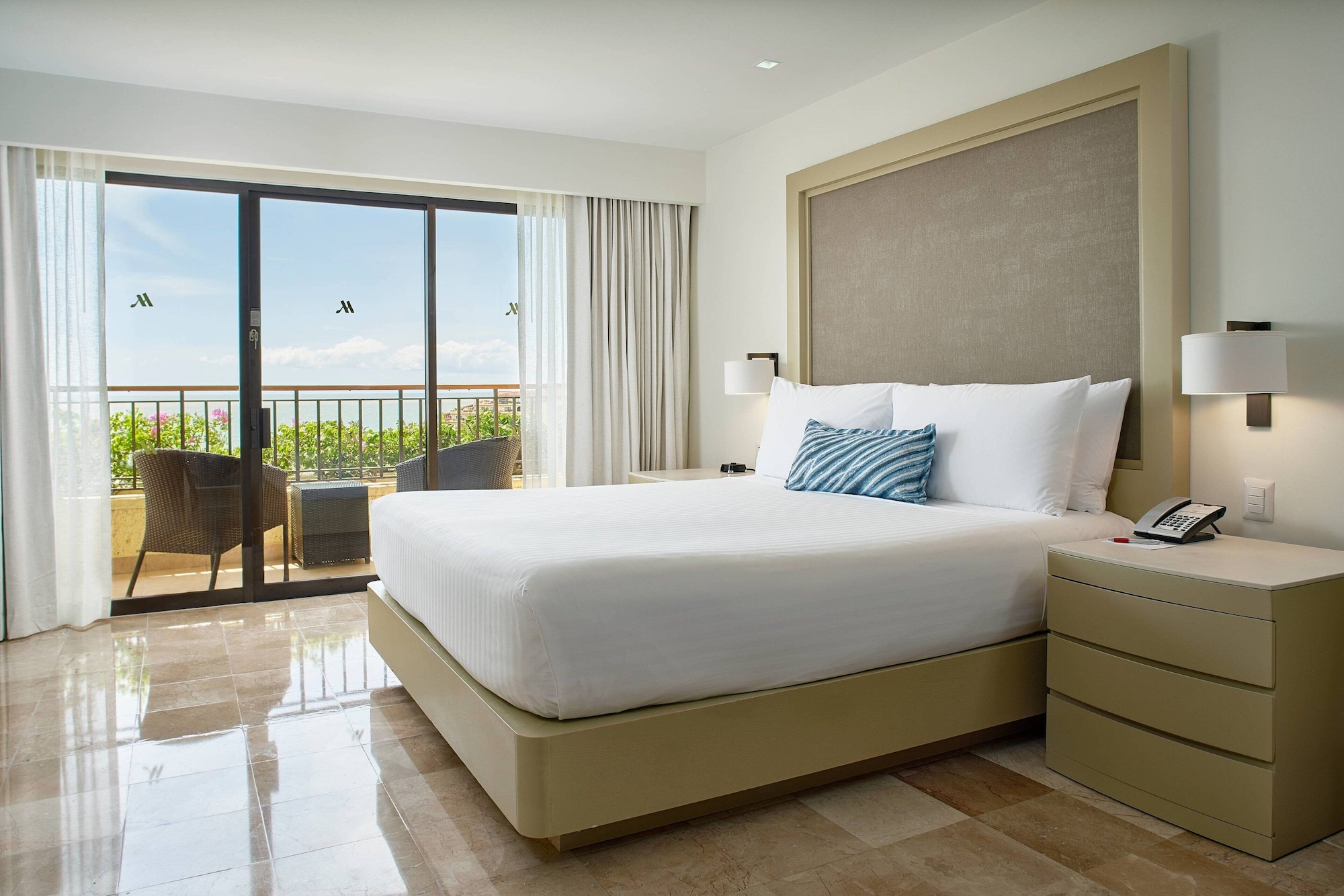1 Bedroom, Diplomat, Suite, King Bed, Sofa, Large