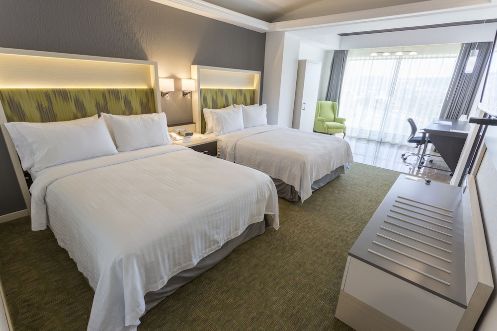 Holiday Inn Queretaro Zona Diamante 16/50