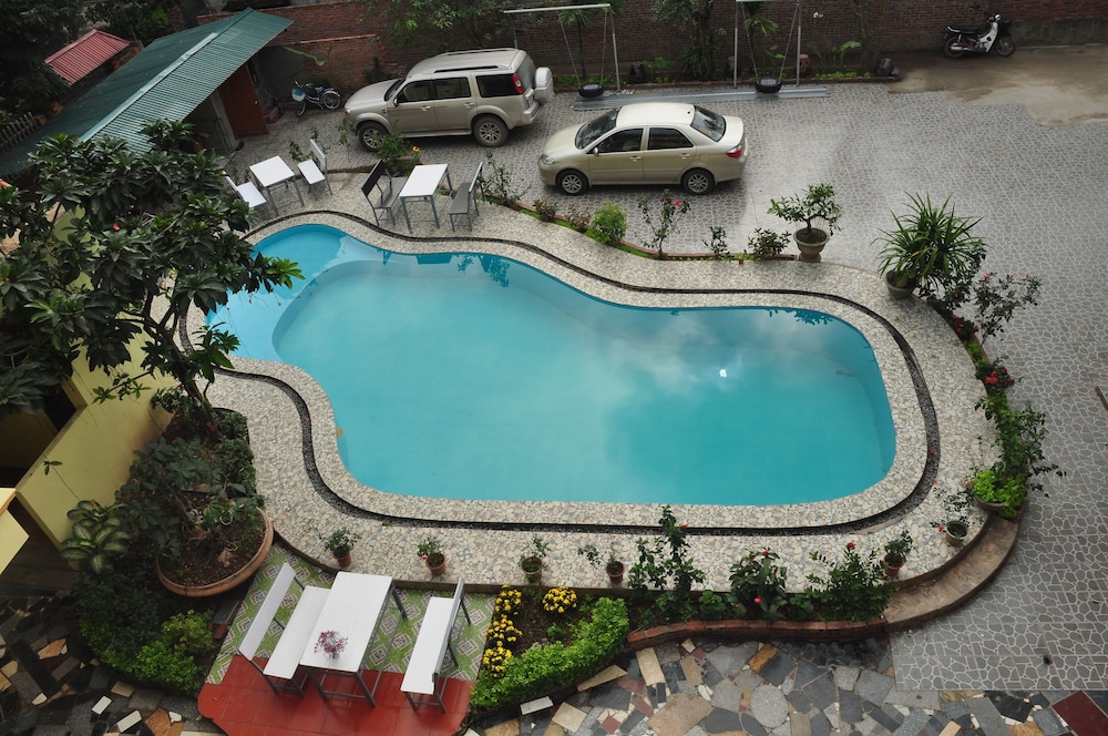 Tuan Ngoc Hotel 68/72