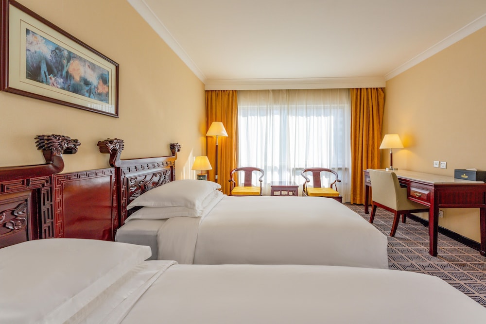 Grand Skylight Hotel Royal 18/34