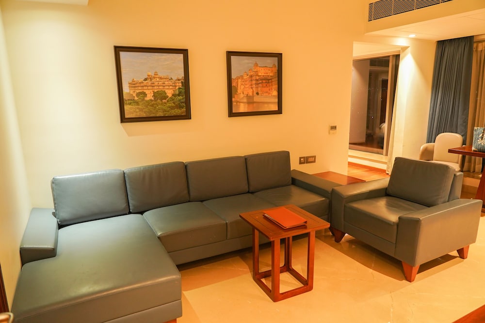 Pride Hotel Udaipur 25/45