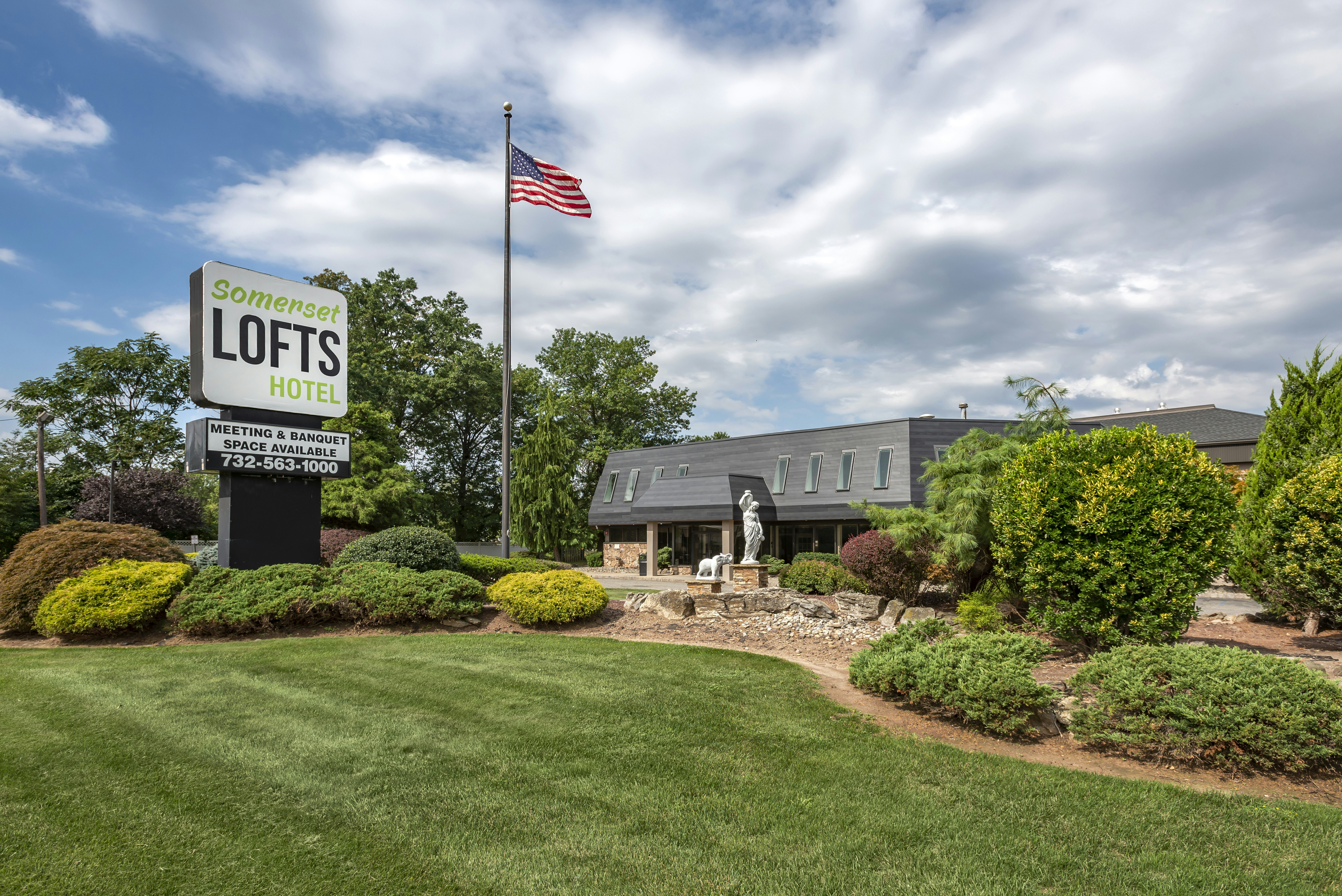 Amwell Suites 25/27