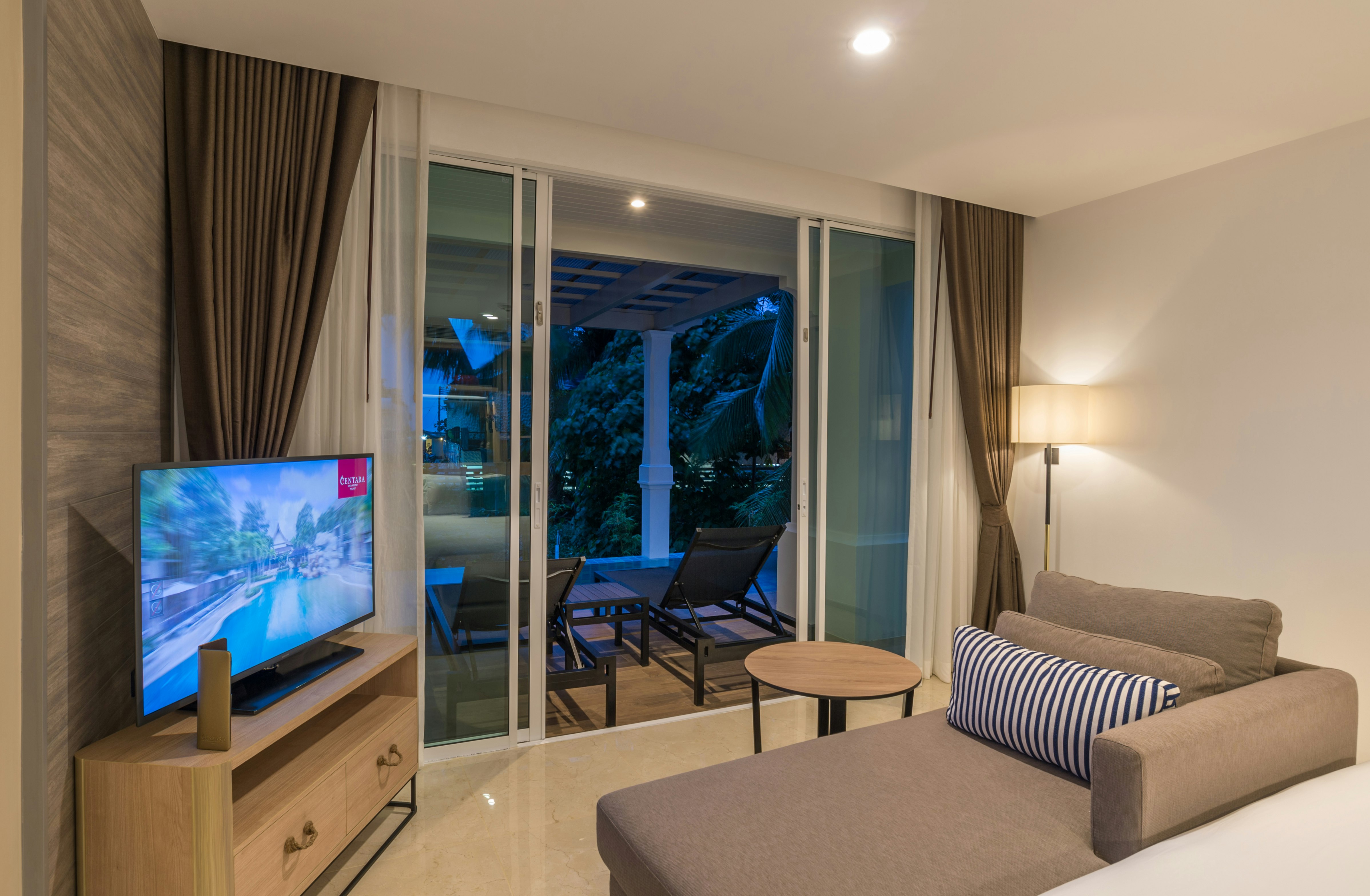 Centara Ao Nang Beach Resort and Spa Krabi 25/50