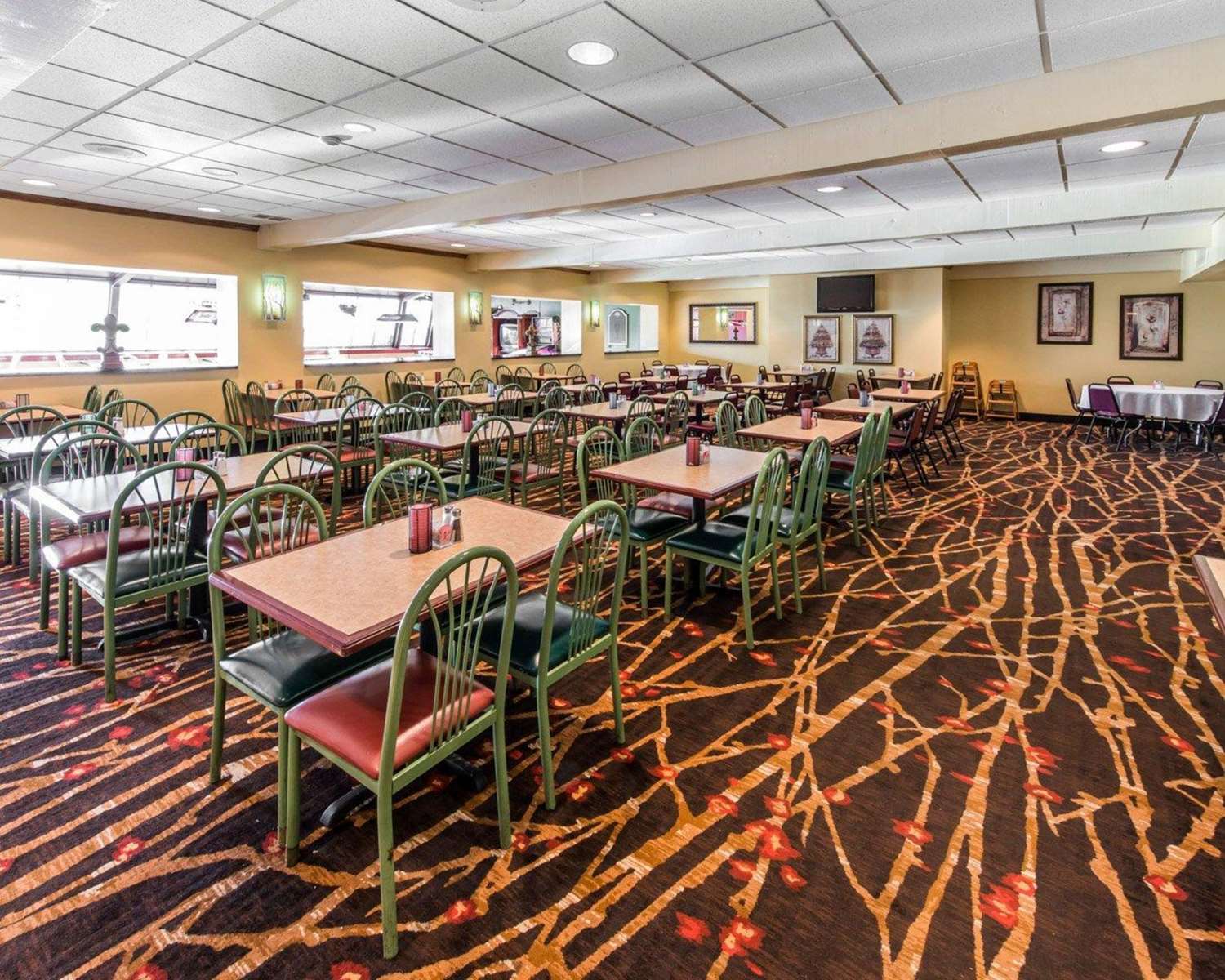 Quality Inn & Suites Erie near Casino 26/32