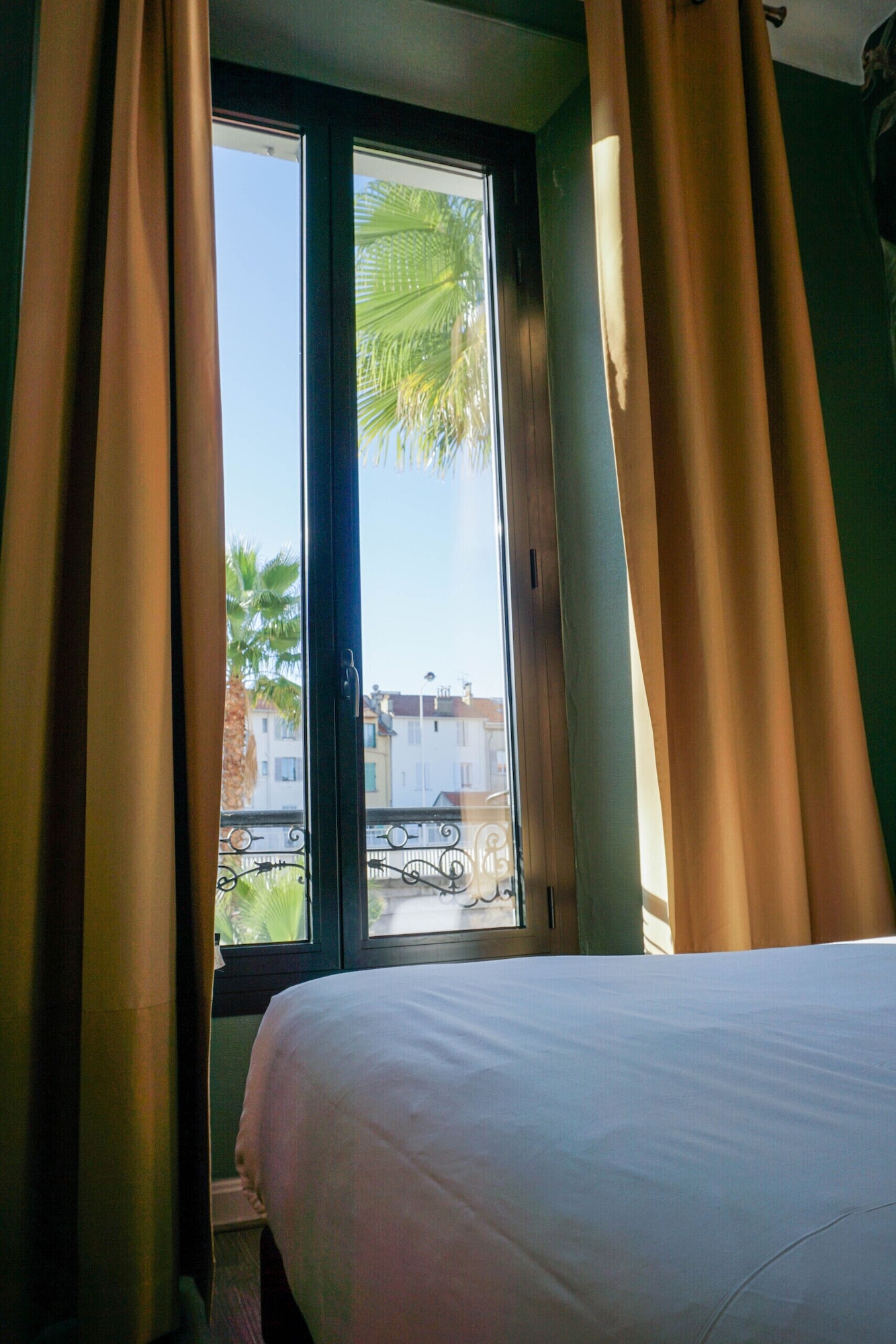 DELUXE, DOUBLE BED, GARDEN VIEW