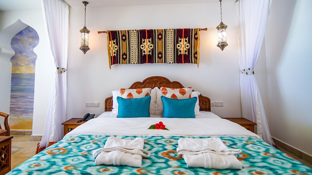 Papillon Lagoon Reef Hotel 12/61
