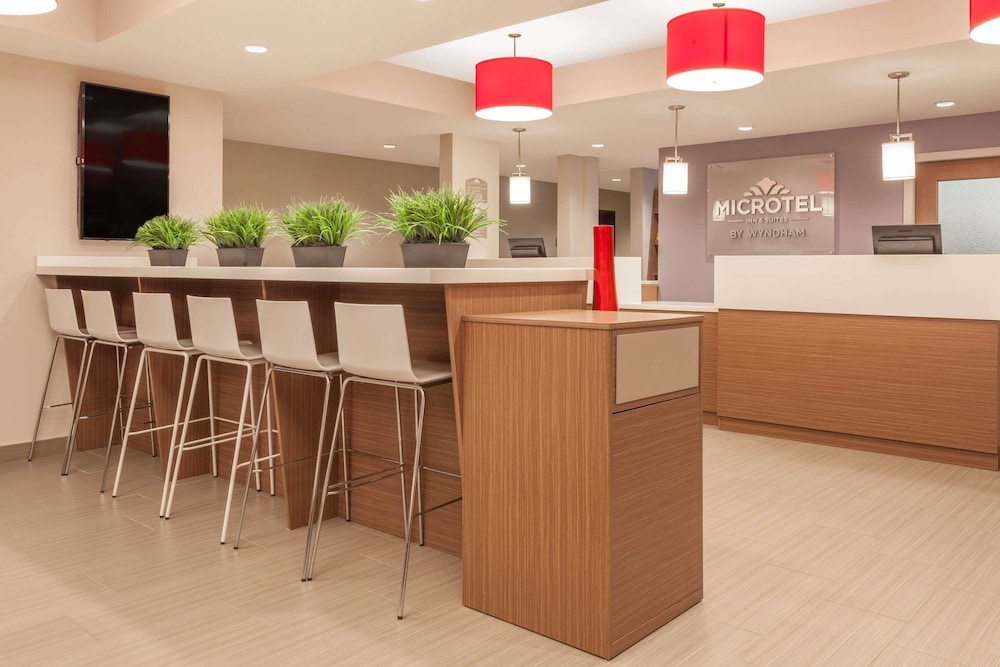 Microtel Inn & Suites By Wyndham Bonnyville 8/43