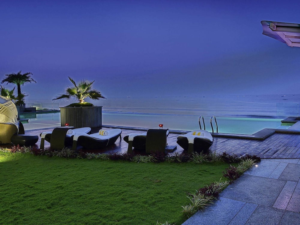 Novotel Visakhapatnam Varun Beach Hotel 71/75