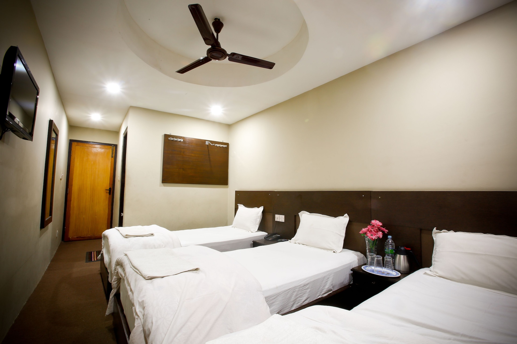 STANDARD, TRIPLE, 3 BEDS, PRIVATE BATHROOM