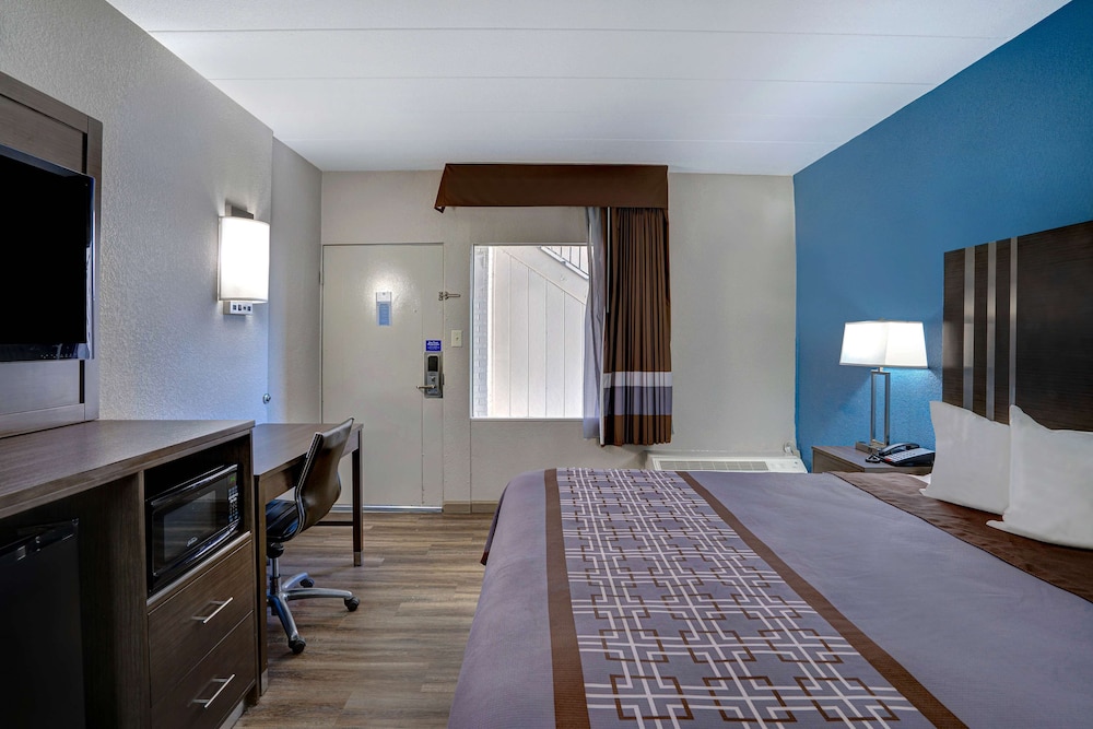 Motel6 Burlington, NC 40/43
