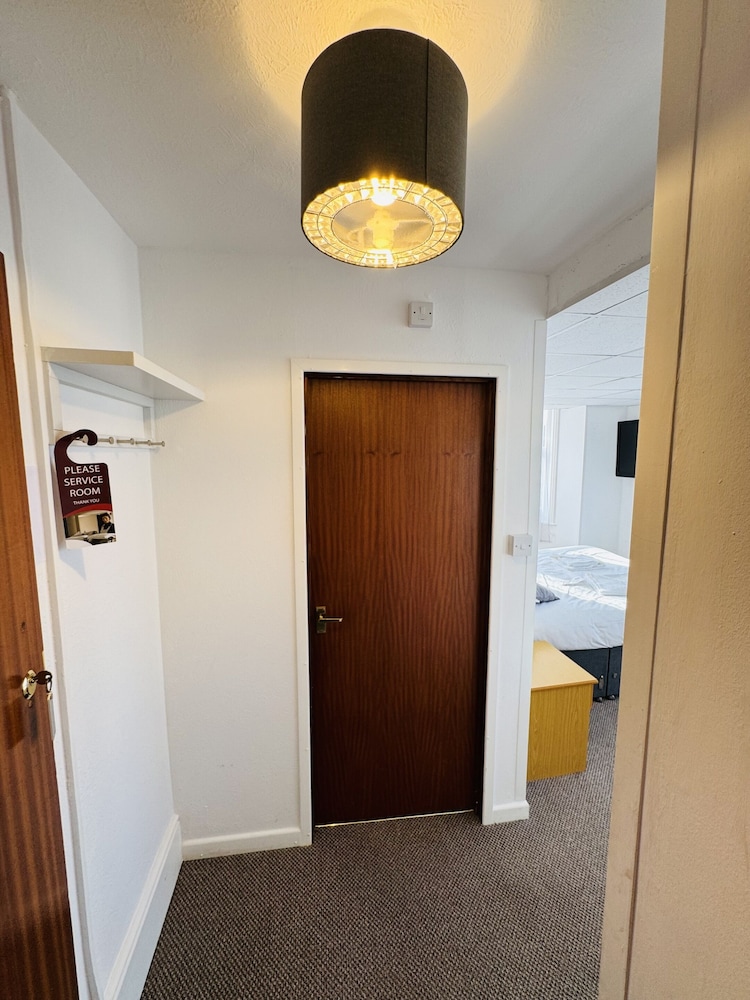 Carlton Court Hotel Eastbourne 9/49