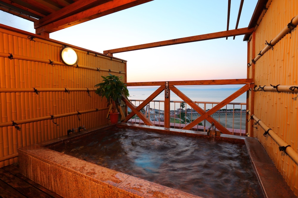 Tsutaya Ryokan (ex Obama Onsen Tsutaya Ryokan) 2/18