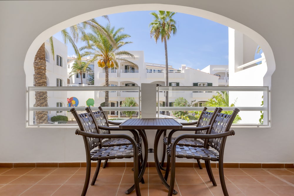 White Sands Beach Club 18/49